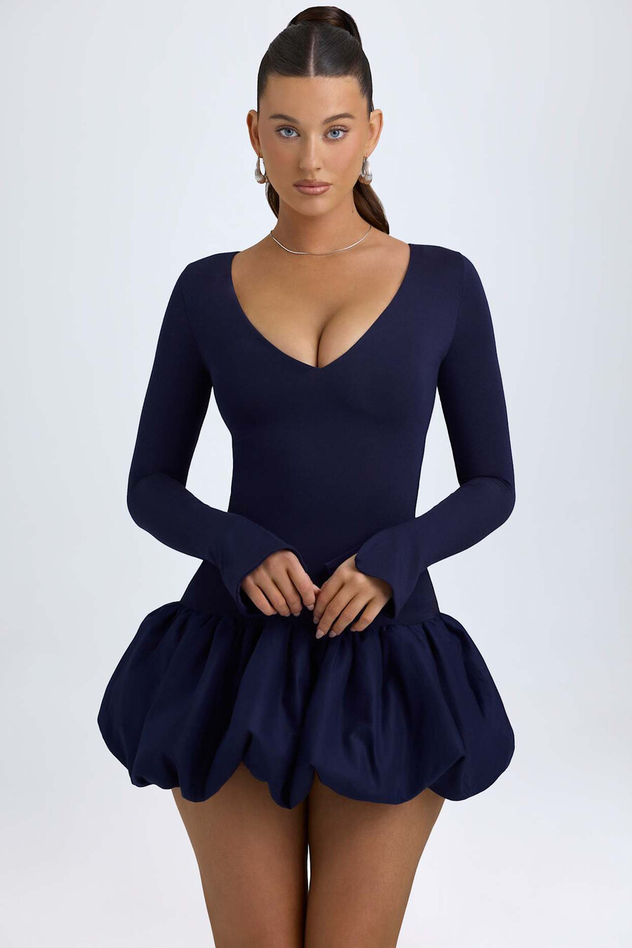 modal mini-jurk met verlaagde taille en ballonzoom in donkerblauw