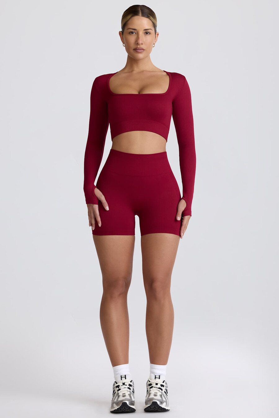 super sculpt naadloze mini-shorts met hoge taille in bordeauxrood