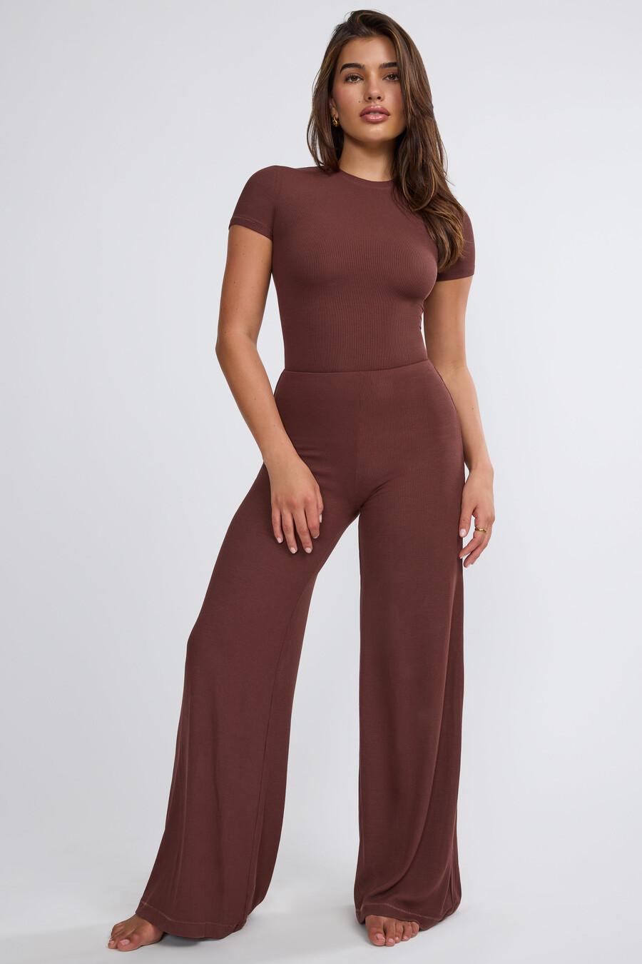 middelhoge taille wijde pijpen broek in chocoladebruin