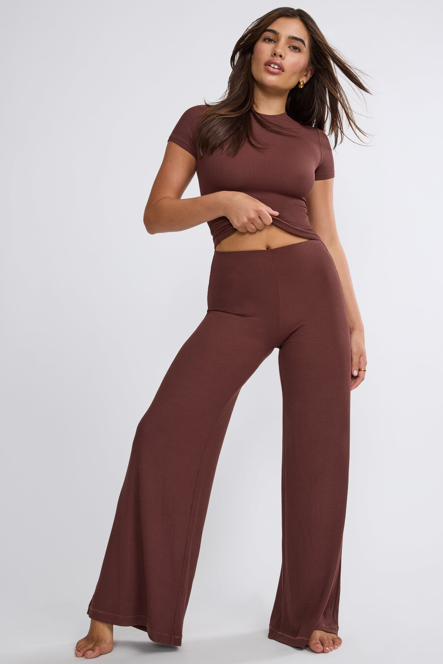 middelhoge taille wijde pijpen broek in chocoladebruin