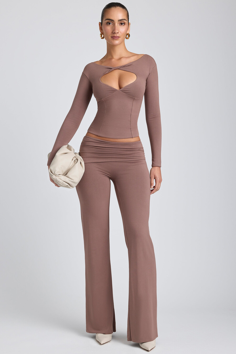modal broek met middelhoge taille en rechte pijpen in taupe