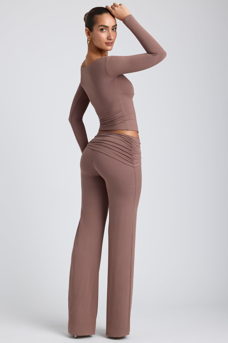 modal broek met middelhoge taille en rechte pijpen in taupe