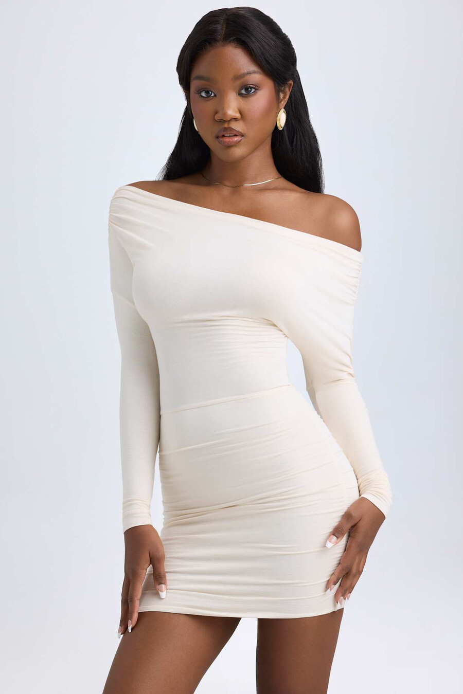 modal off-shoulder mini-jurk met plooien in ivoor