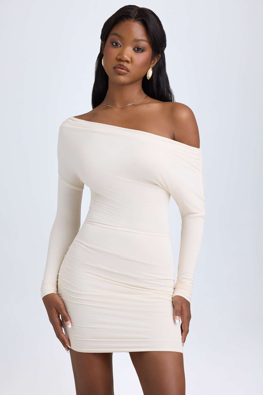modal off-shoulder mini-jurk met plooien in ivoor