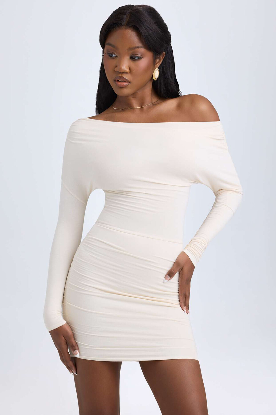 modal off-shoulder mini-jurk met plooien in ivoor