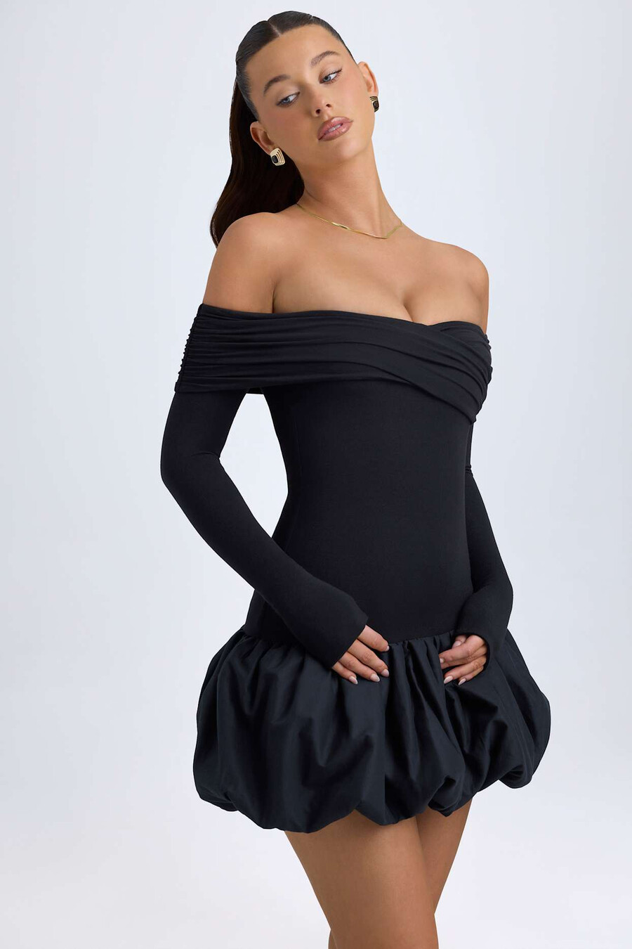 modal off-shoulder mini-jurk met ballonzoom in zwart