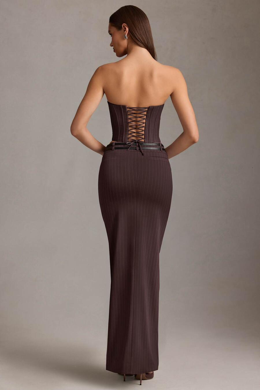 maxi rok met fijne strepen en lage taille in chocoladebruin