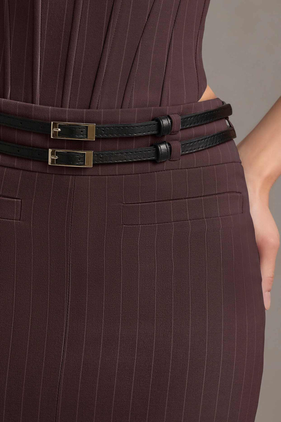maxi rok met fijne strepen en lage taille in chocoladebruin