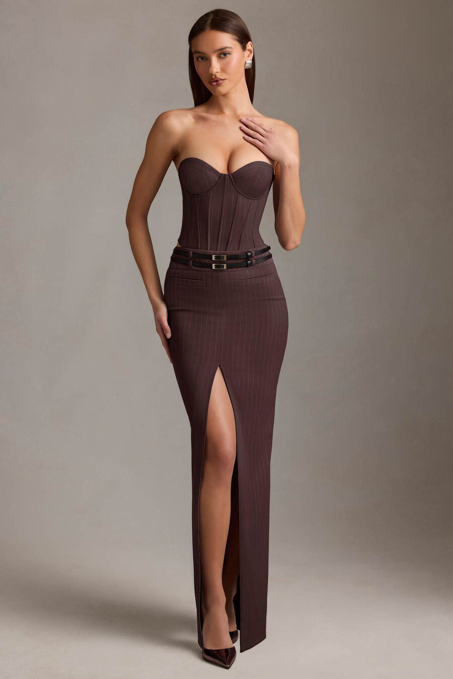 maxi rok met fijne strepen en lage taille in chocoladebruin