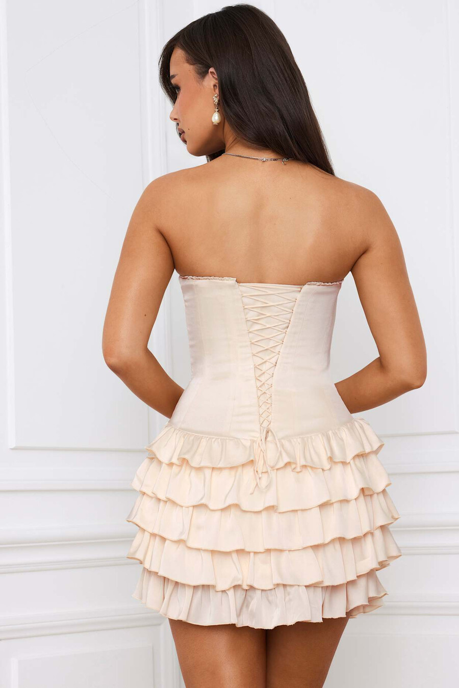 bandeau mini-jurk met ruches en gelaagde korset in ivoor