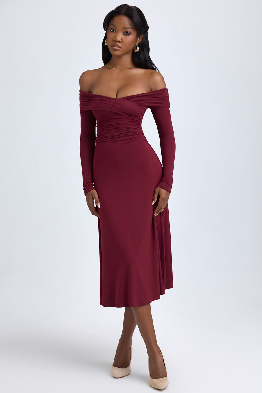 modal off-shoulder midaxijurk met ruches in wijnrood