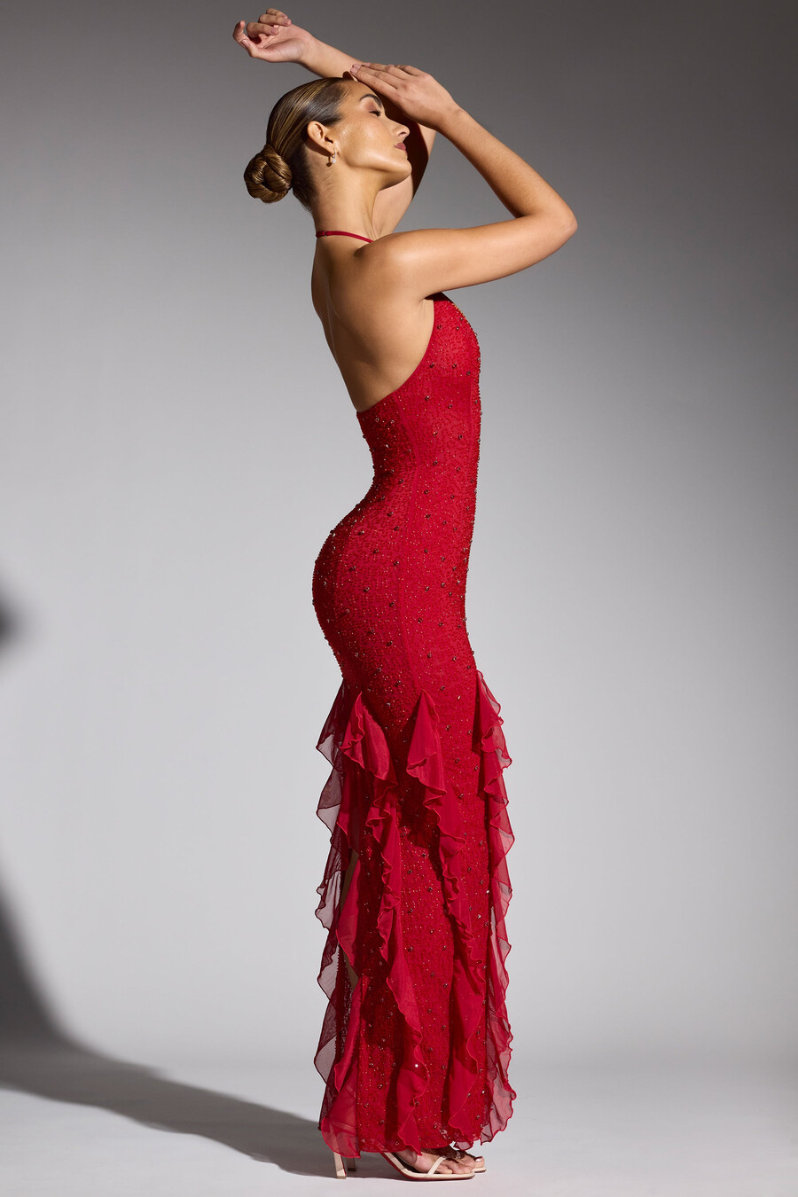 versierde maxi-jurk met halternek en ruches in rood