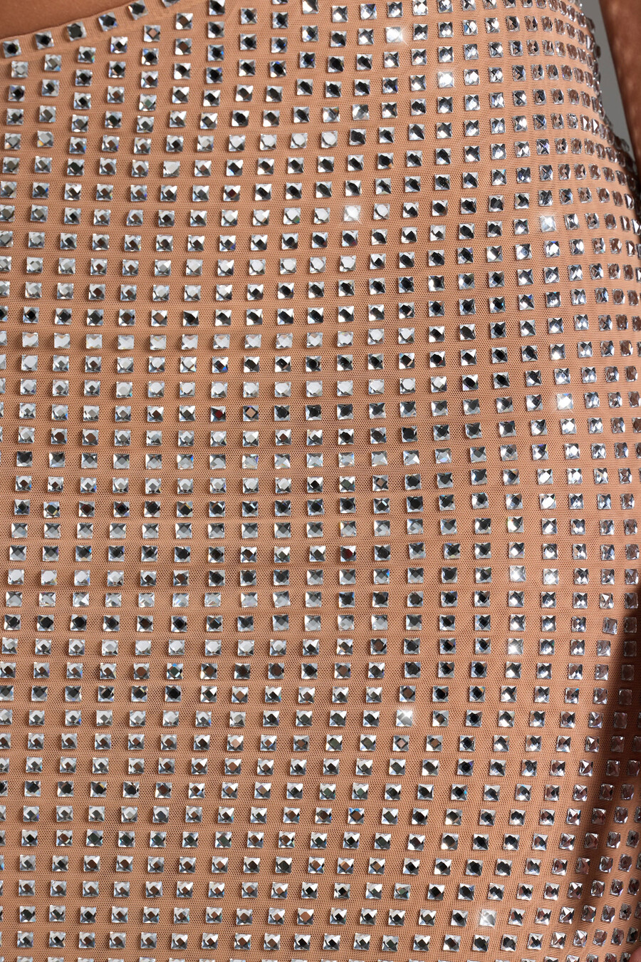 versierde maxi-jurk met uitsnijdingen en bandeau-design in honingkleur