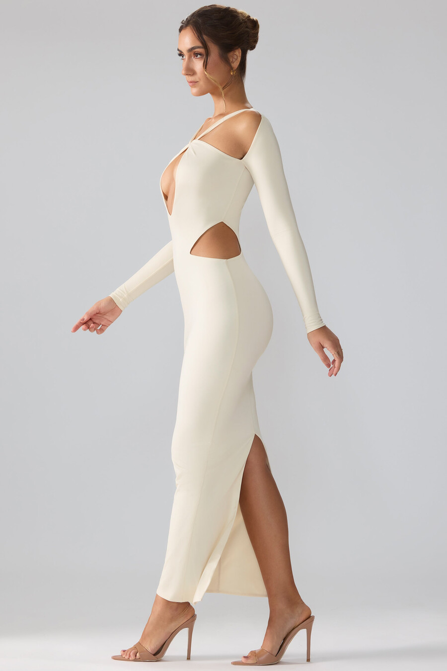 premium jersey maxi-jurk met lange mouwen en uitsnijdingen in ivoor