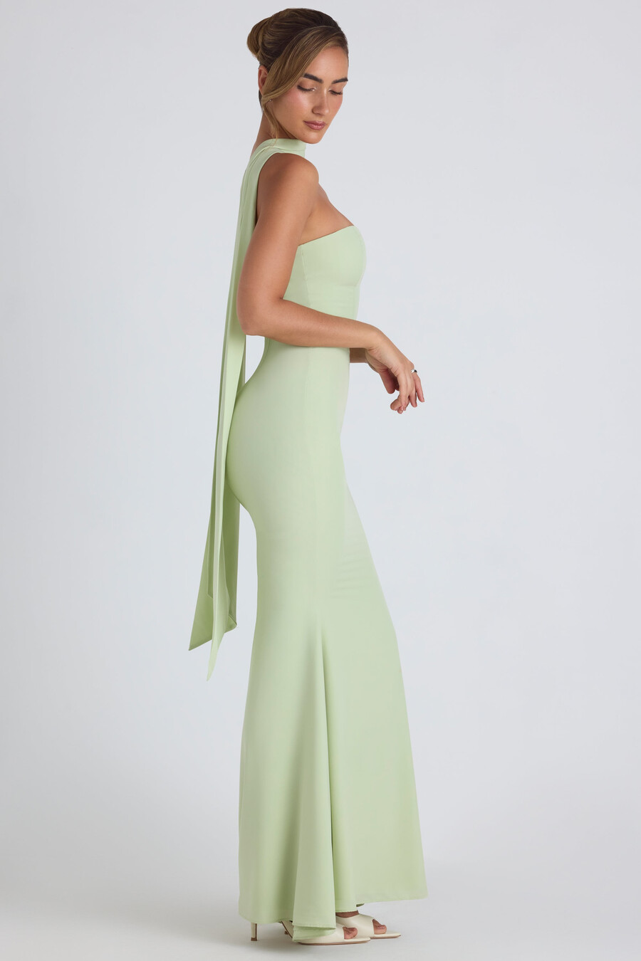 strapless jurk met sjaaldetails in lentegroen