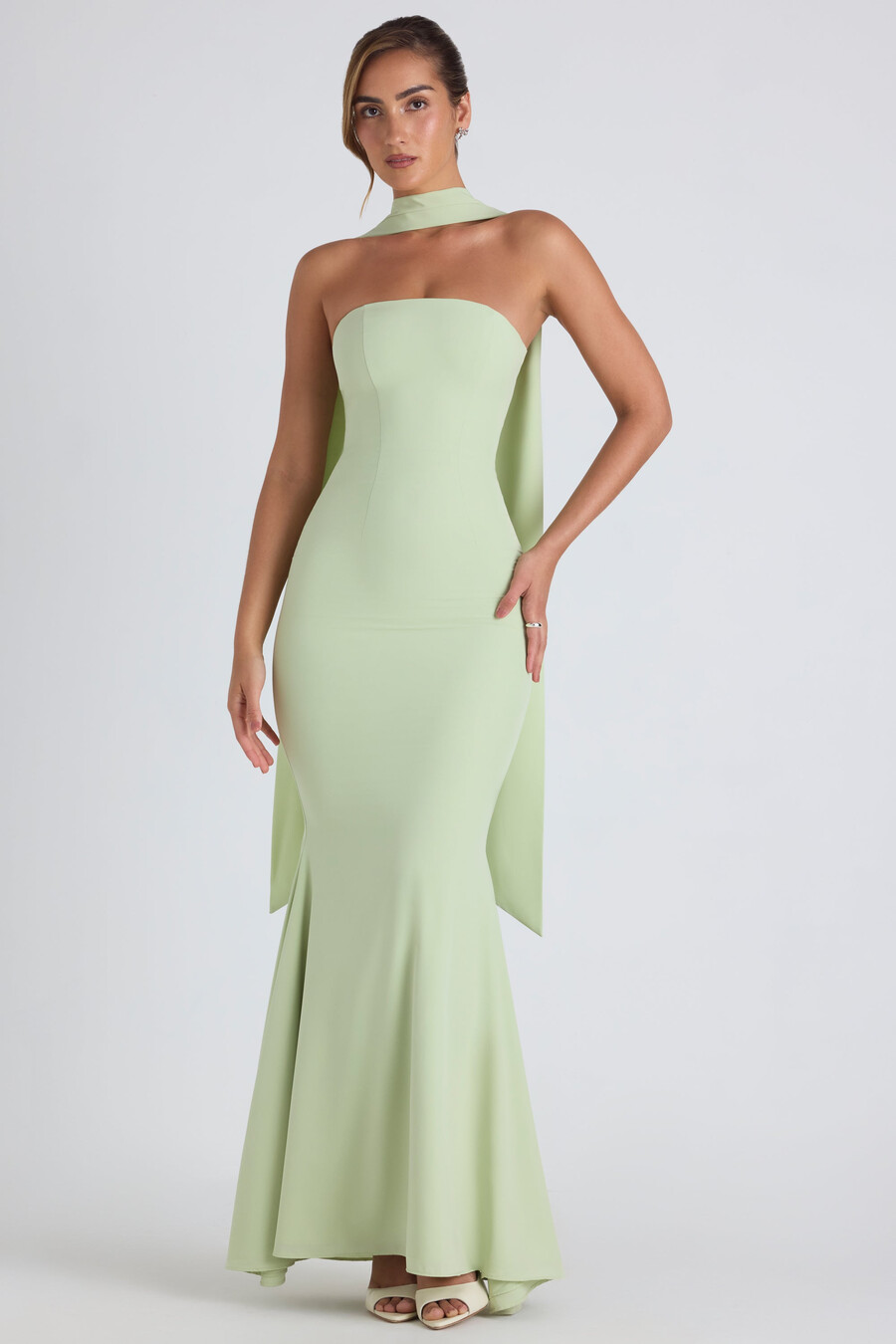 strapless jurk met sjaaldetails in lentegroen