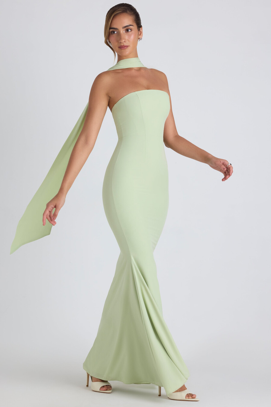 strapless jurk met sjaaldetails in lentegroen
