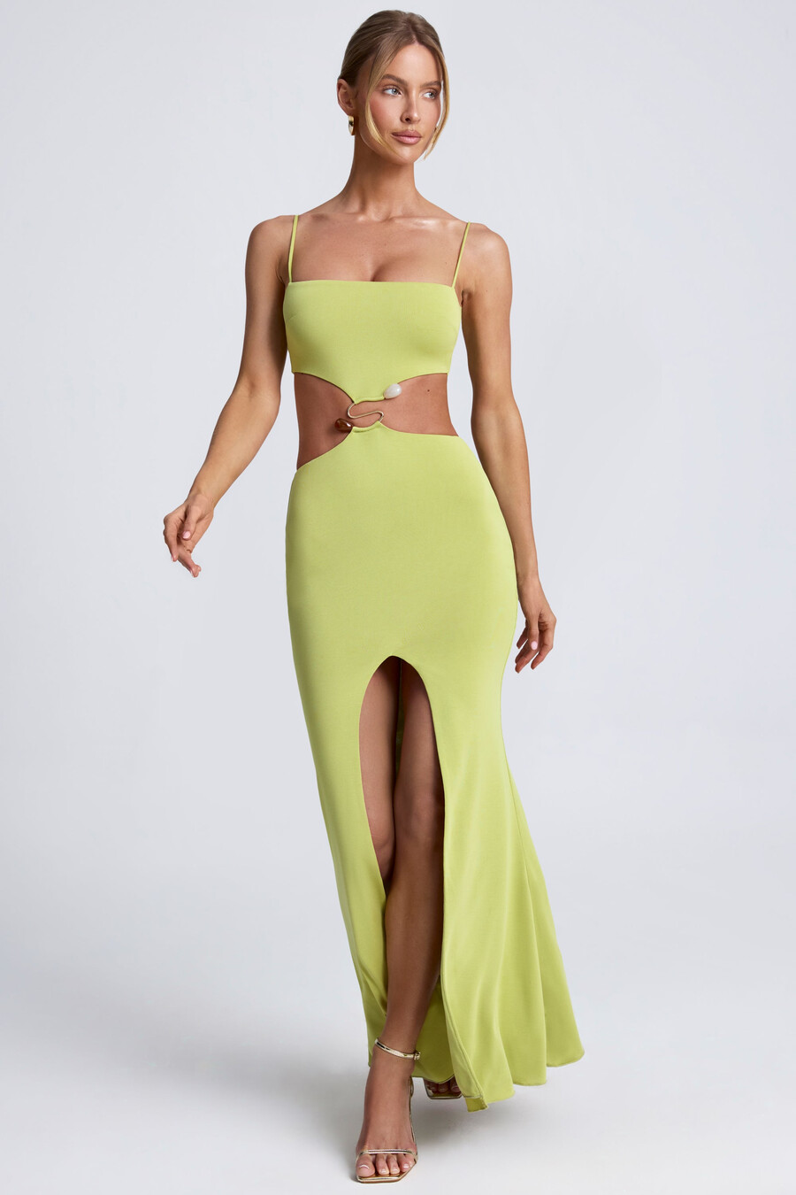 maxi-jurk met metalen details en uitsparingen in olijfgroen