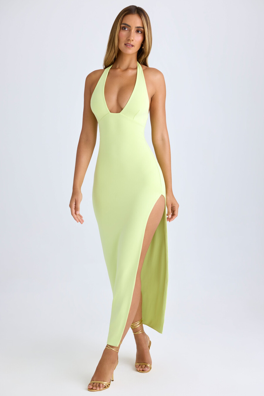 modal maxi-jurk met hoge split en halternek in matcha groen