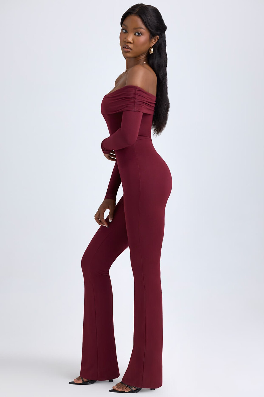 modal off-shoulder jumpsuit met ruches in wijnrood
