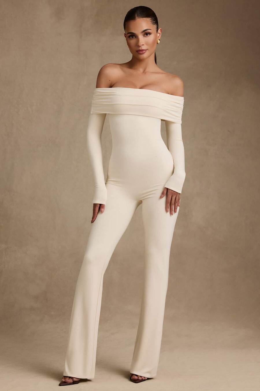 off-shoulder jumpsuit van modal in ivoor