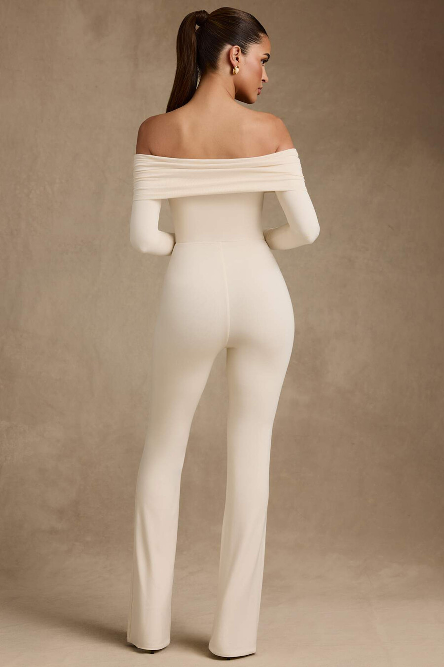 off-shoulder jumpsuit van modal in ivoor