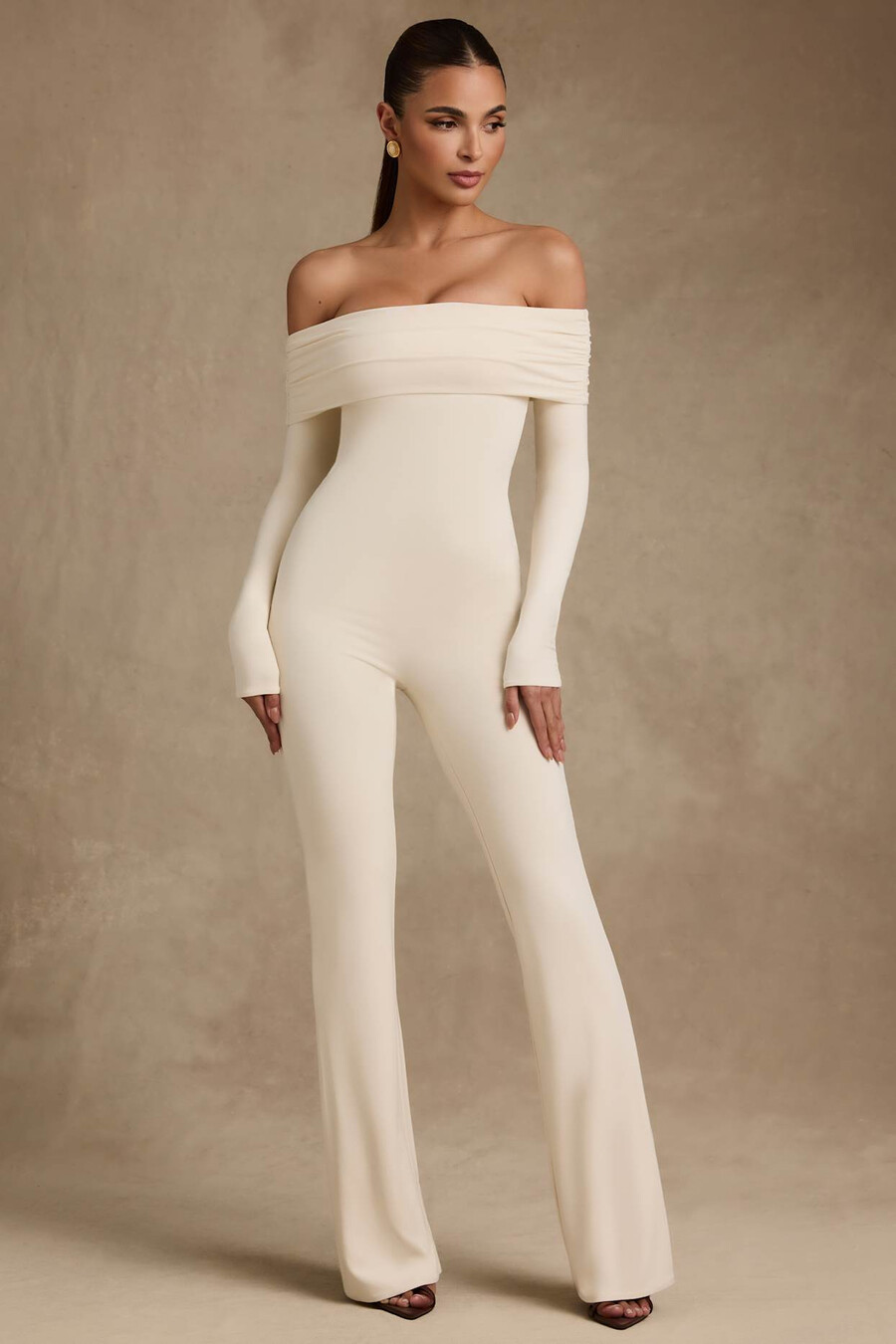 off-shoulder jumpsuit van modal in ivoor