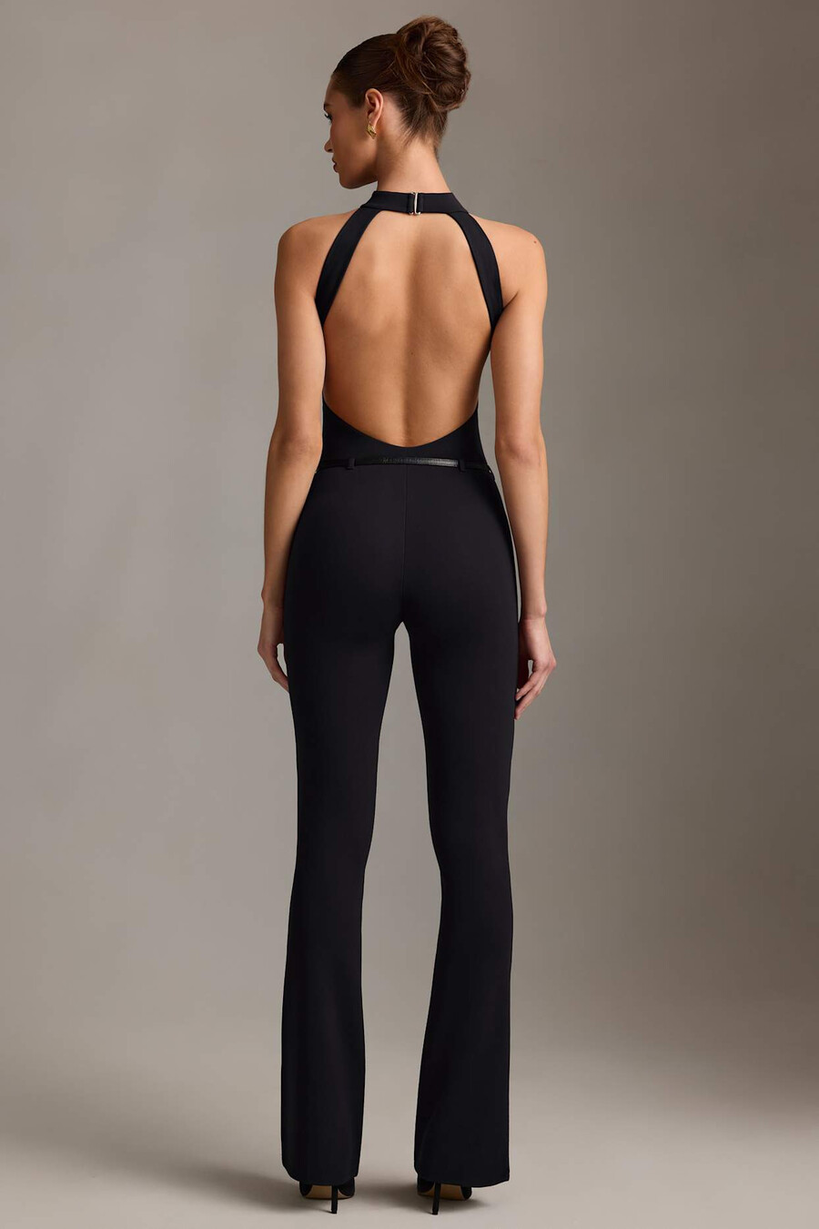 jumpsuit met open rug en col in zwart