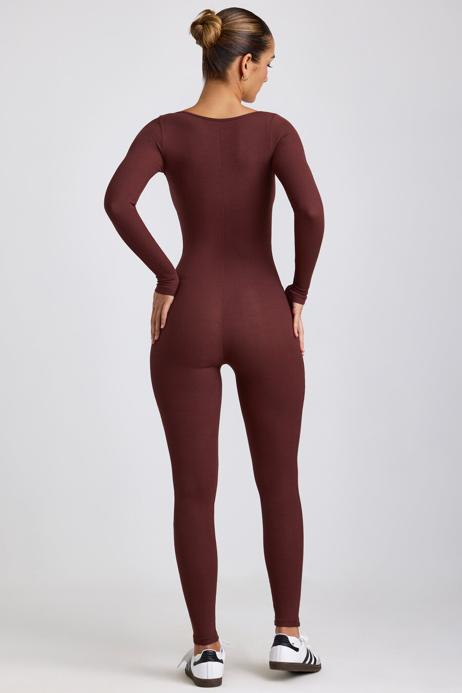 geribbelde modal jumpsuit met lange mouwen in espresso