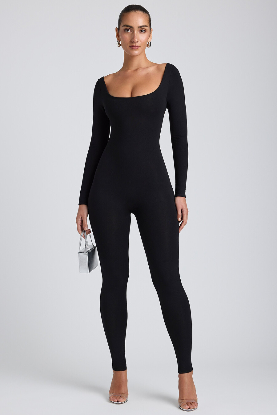 jumpsuit van modal met ronde hals en gekruiste rug in zwart