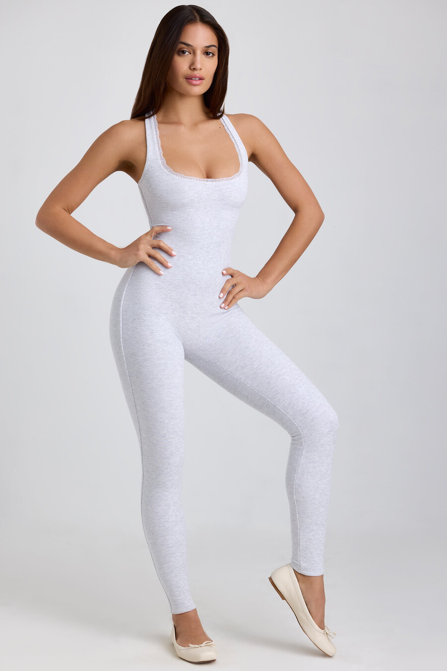 geribbelde modal jumpsuit met kanten afwerking in grijs