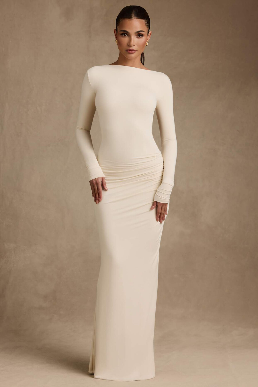 modal maxi-jurk met ruches en open rug in ivoor