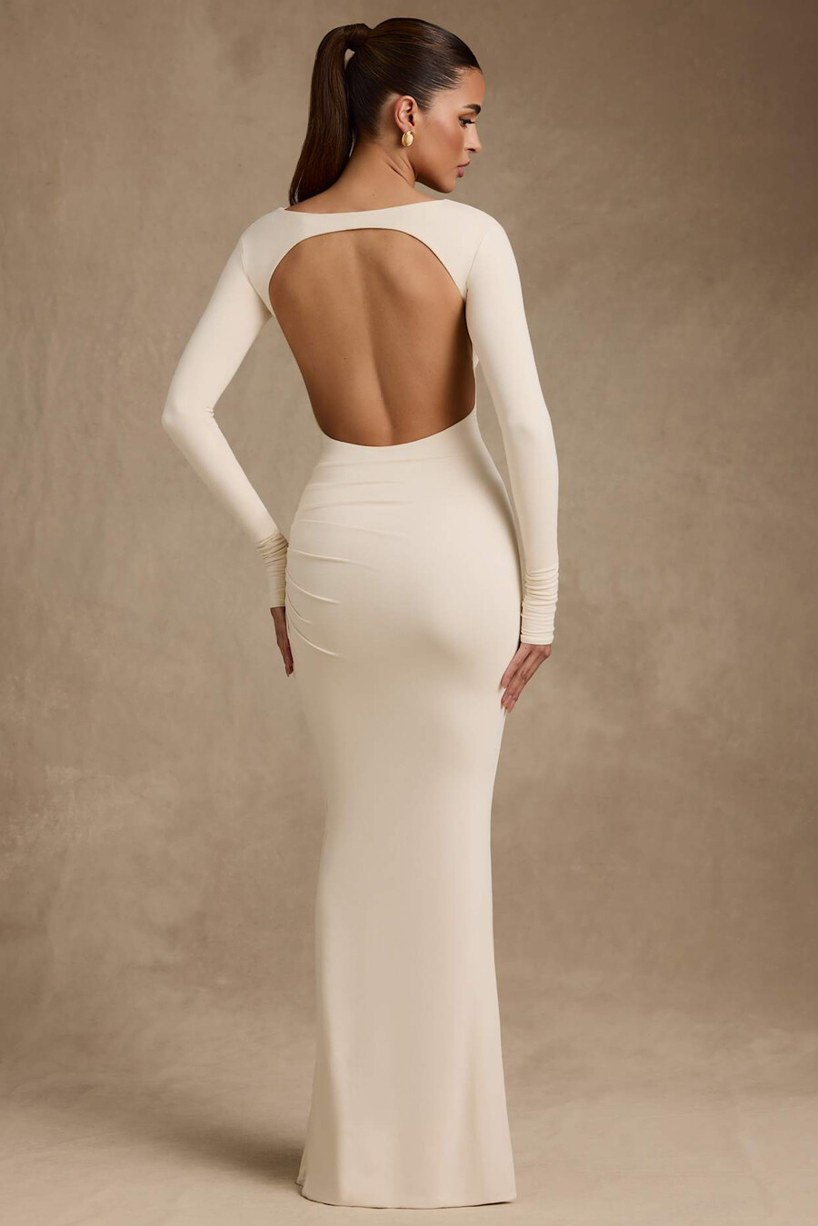modal maxi-jurk met ruches en open rug in ivoor