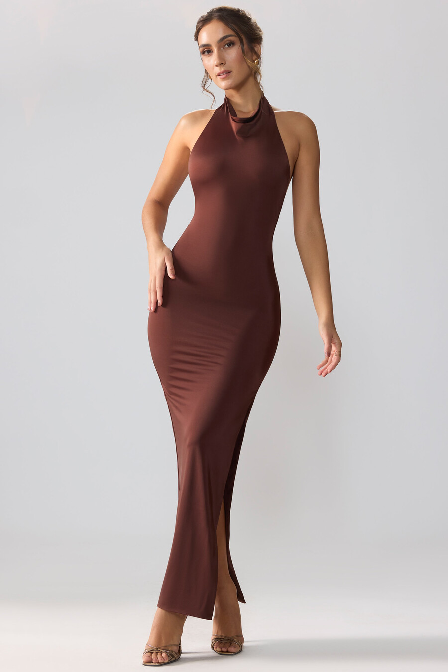 premium jersey maxi-jurk met colkraag en open rug in espresso