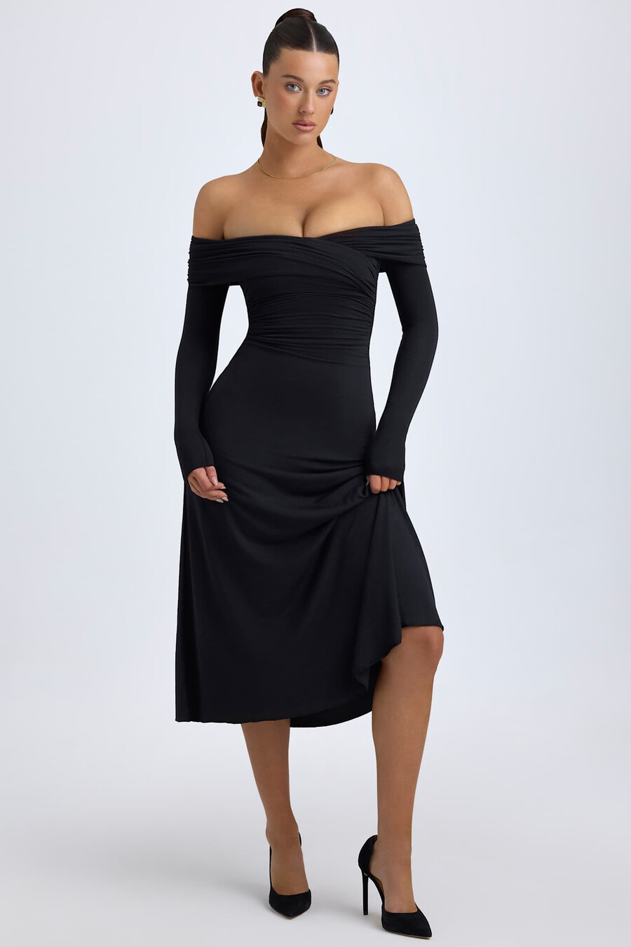 modal off-shoulder midaxijurk met ruches in zwart