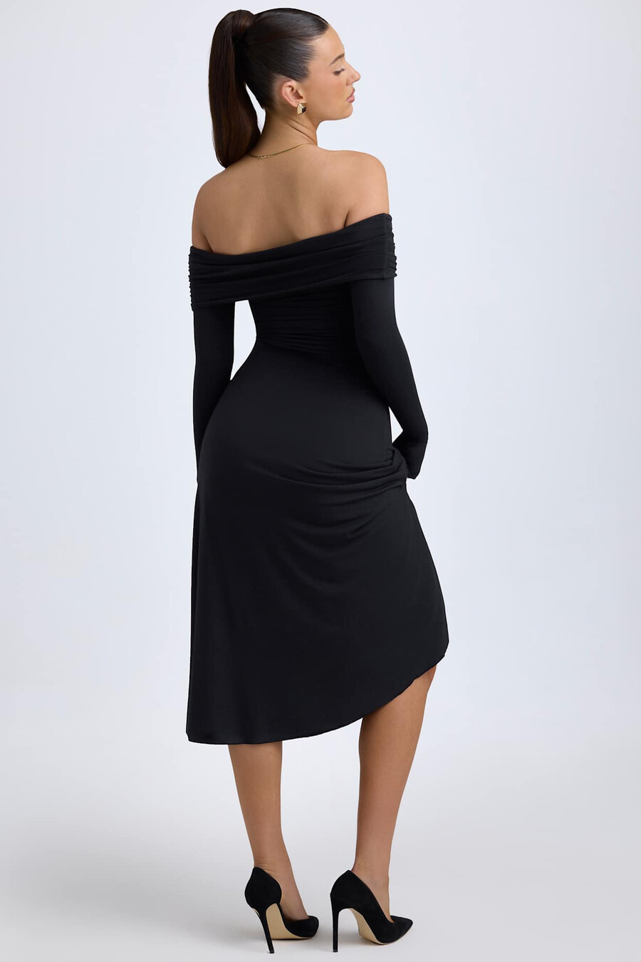 modal off-shoulder midaxijurk met ruches in zwart