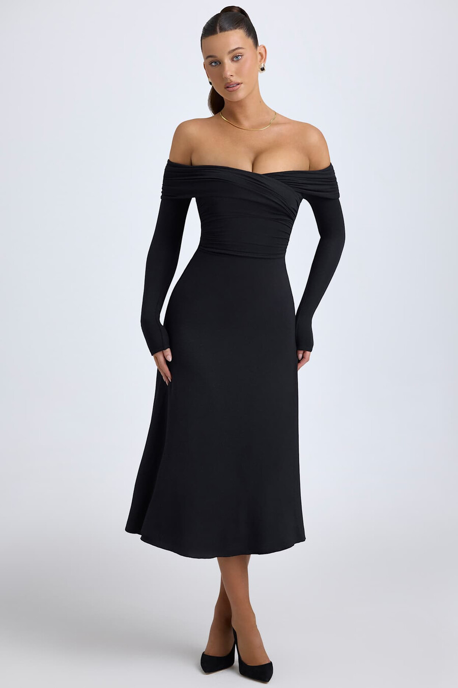 modal off-shoulder midaxijurk met ruches in zwart