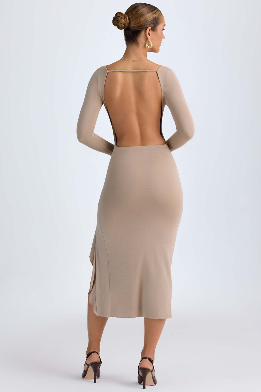 modal midaxijurk met ruches in taupe