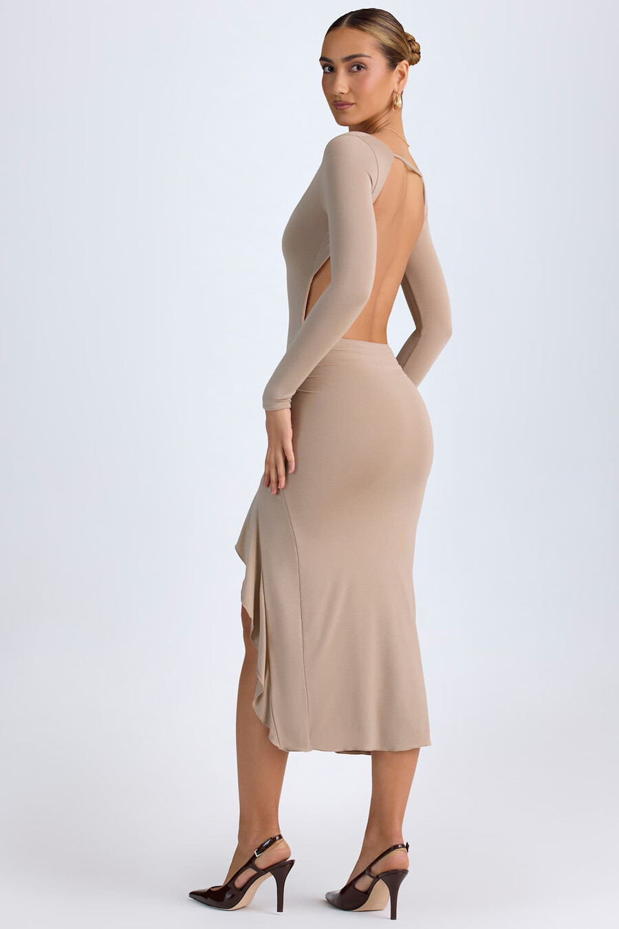 modal midaxijurk met ruches in taupe