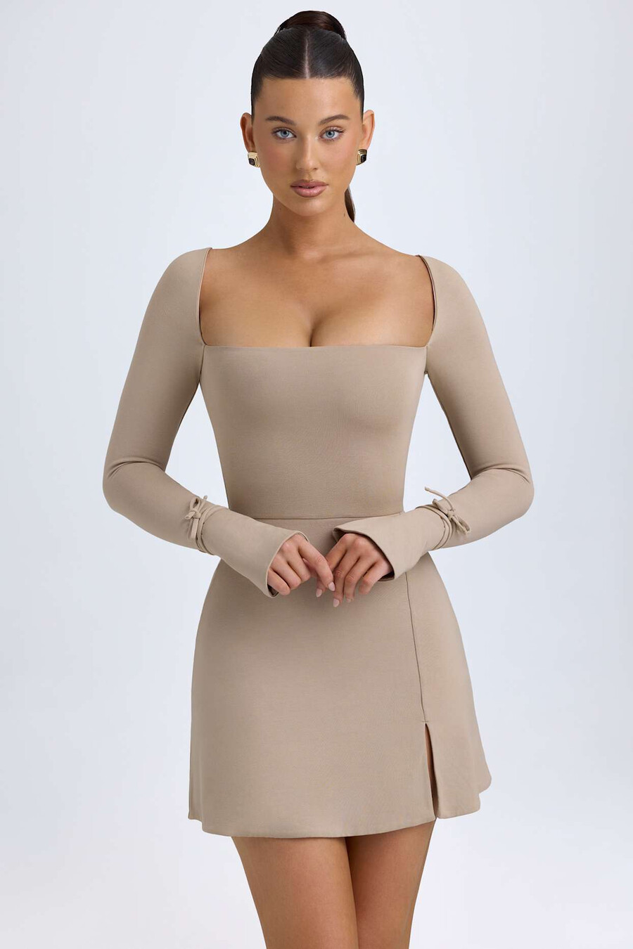 modal mini-jurk met vierkante halslijn en a-lijn model in taupe