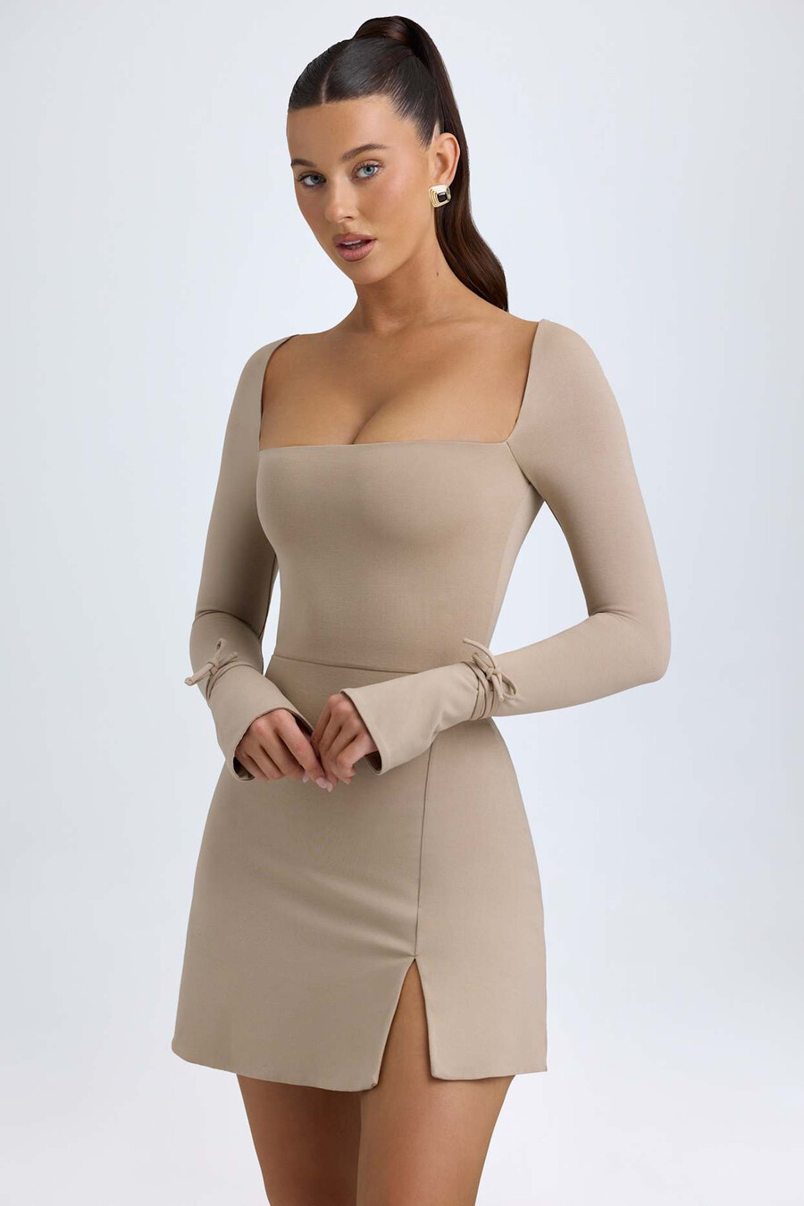 modal mini-jurk met vierkante halslijn en a-lijn model in taupe