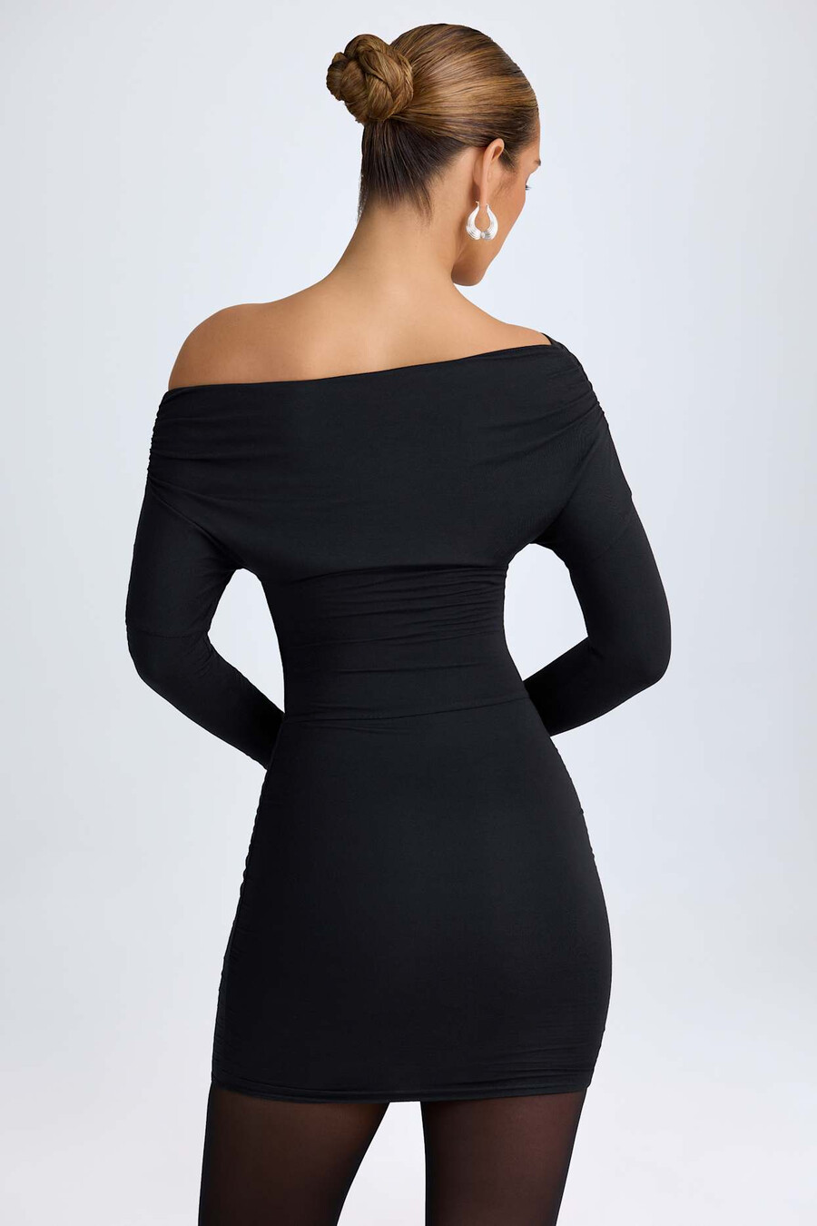 modal off-shoulder mini-jurk met plooien in zwart