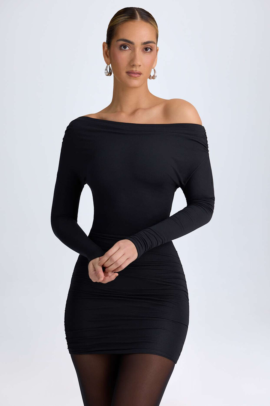 modal off-shoulder mini-jurk met plooien in zwart