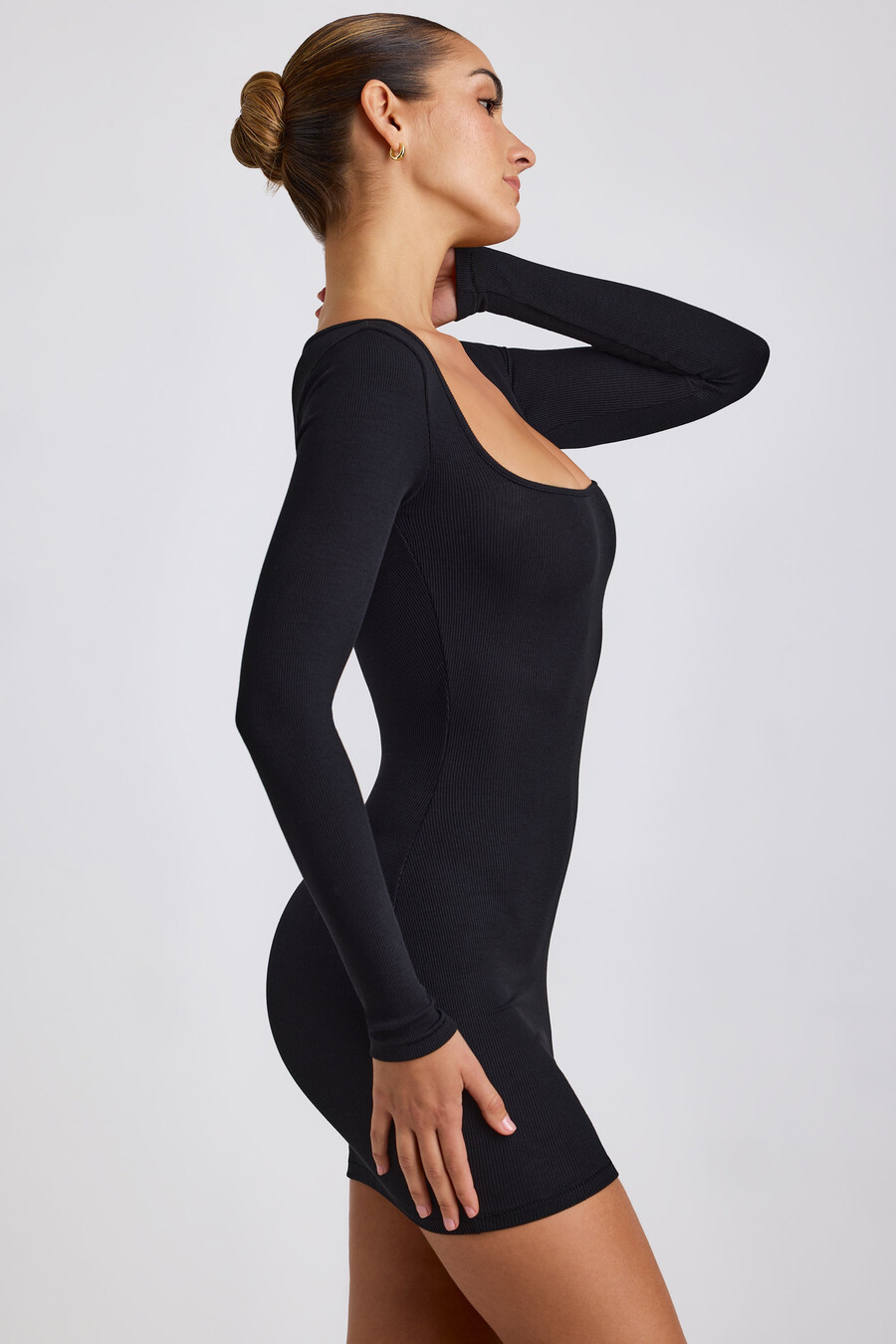 geribbelde modal mini-jurk met lange mouwen in zwart