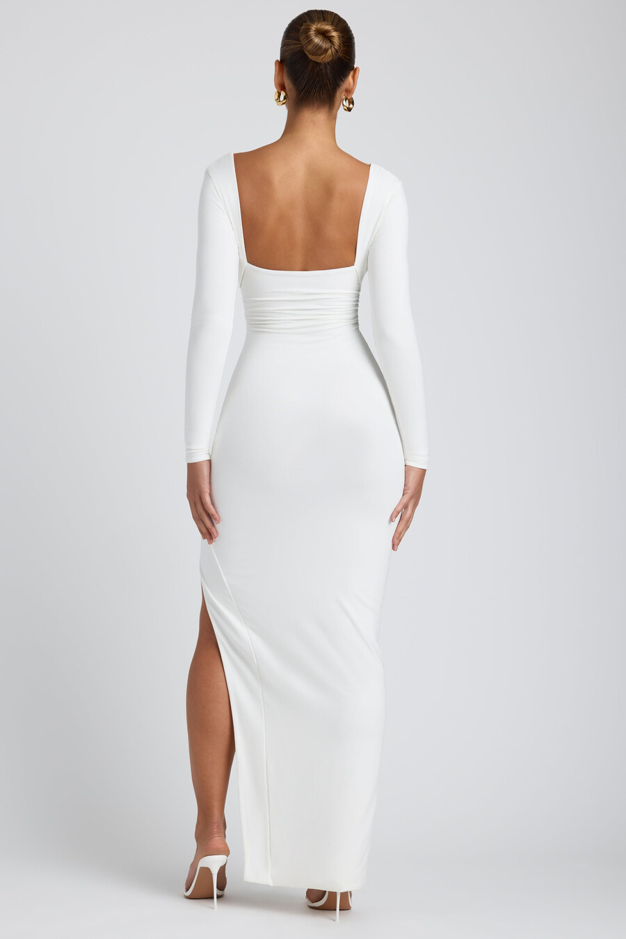 modal maxi-jurk met diepe v-hals en lange mouwen in wit