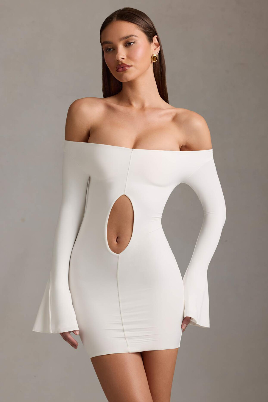 off-shoulder mini-jurk met uitsnijdingen in wit