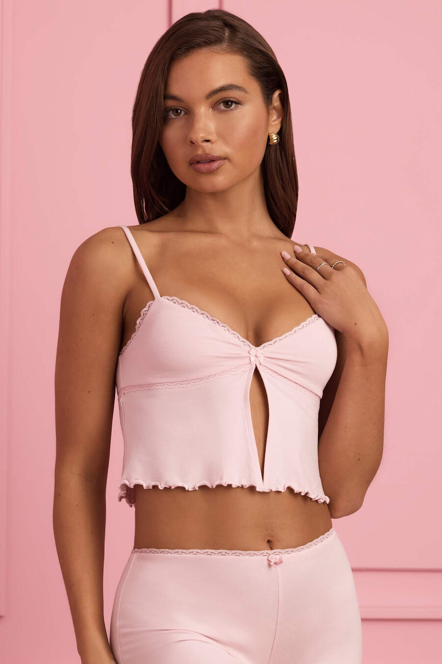 pyjamatopje met kanten rand in babyroze