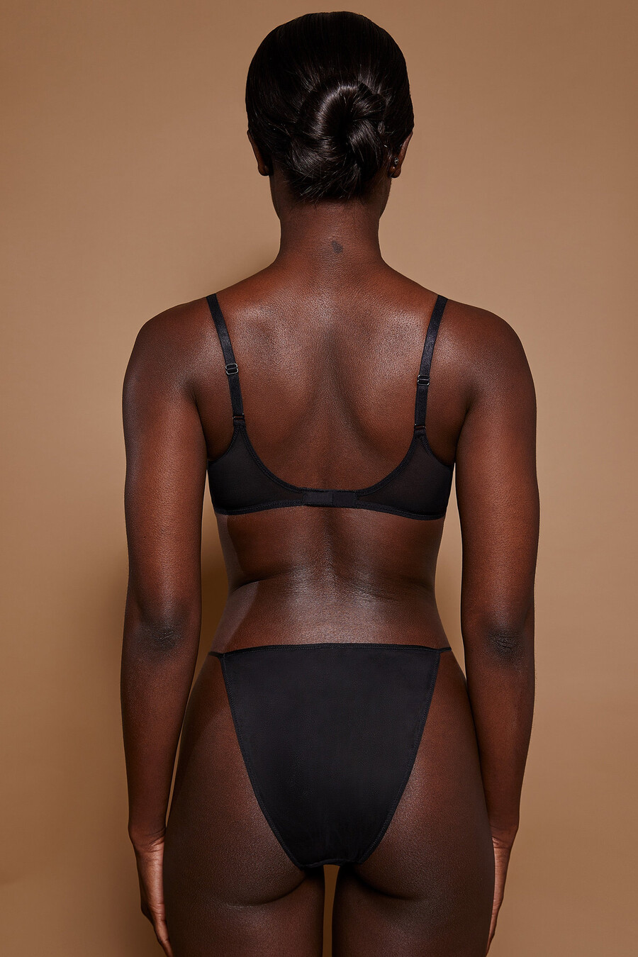 zachte mesh stringbikini in zwart
