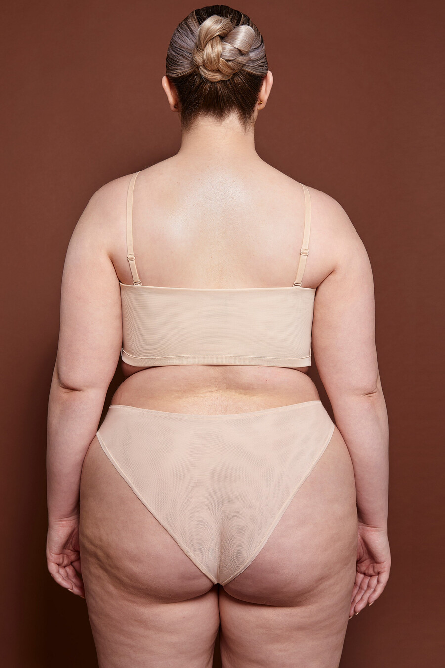 zachte mesh bandeau-bh in beige