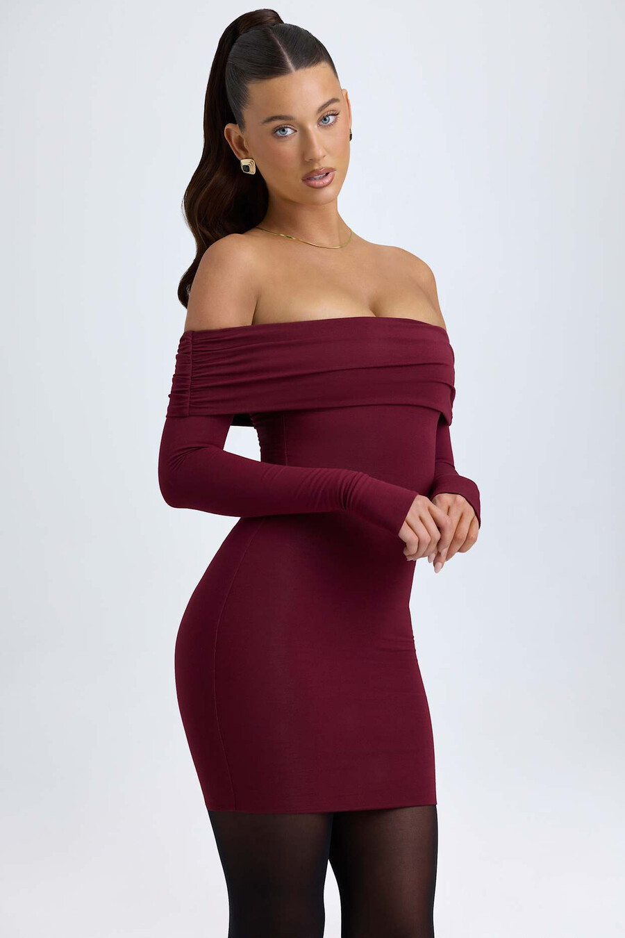 modal off-shoulder minijurk in wijnrood
